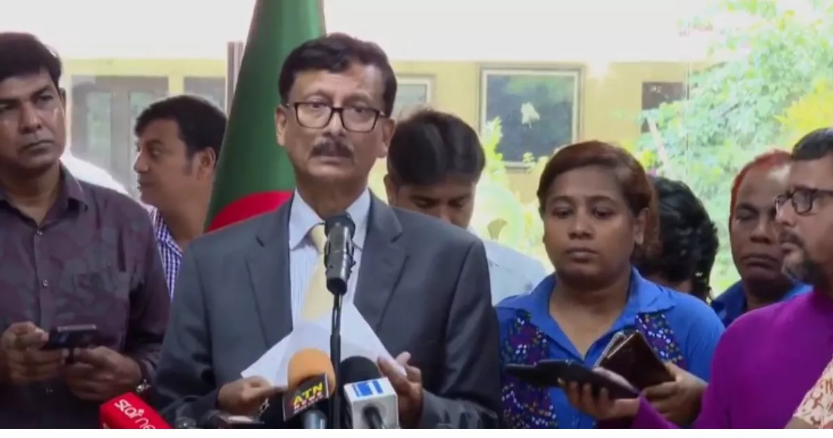 Bangladesh signs one bilateral deal, 5 MoUs with Pakistan