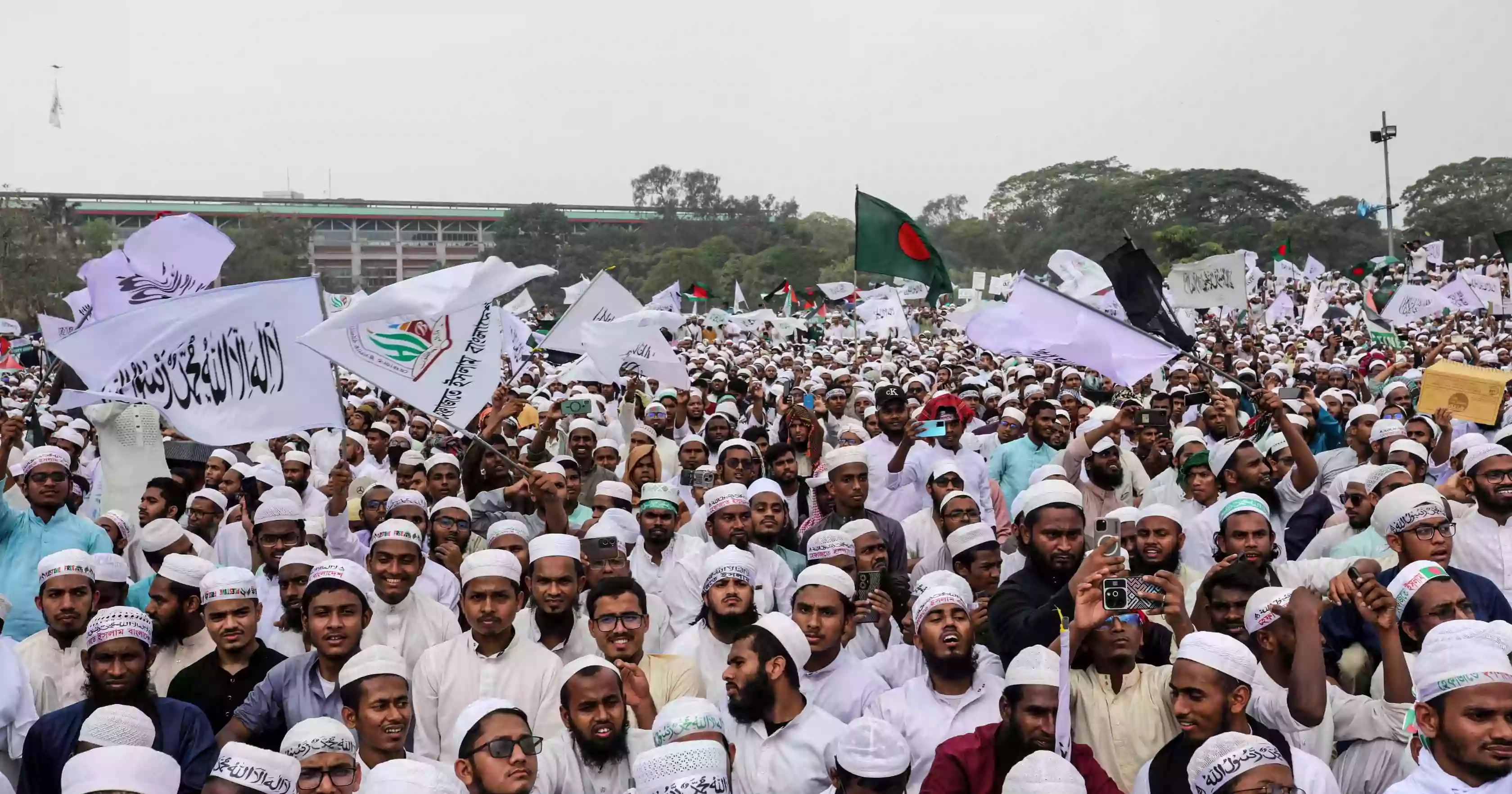 Hefazat-e-Islam rally: Thousands gather at Suhrawardy Udyan