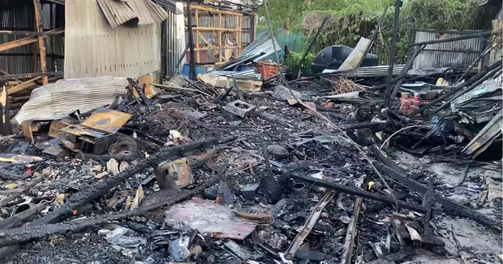 Fire at Mongla market leaves Tk 50 lakh in losses