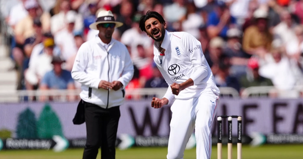 England set for big win after forcing fighting Zimbabwe to follow on