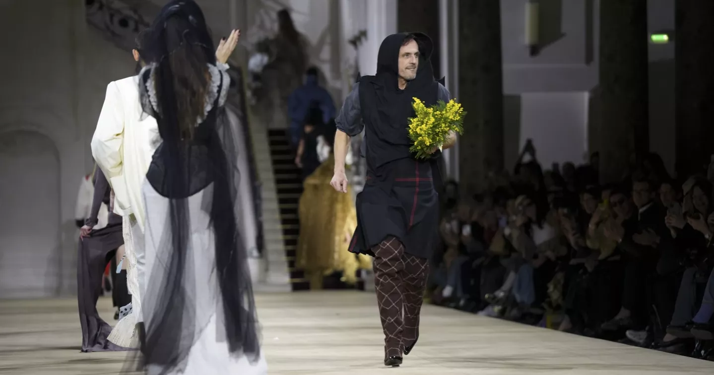 Andreas Kronthaler honors Westwood with a theatrical, rule-breaking vision at Paris Fashion Week