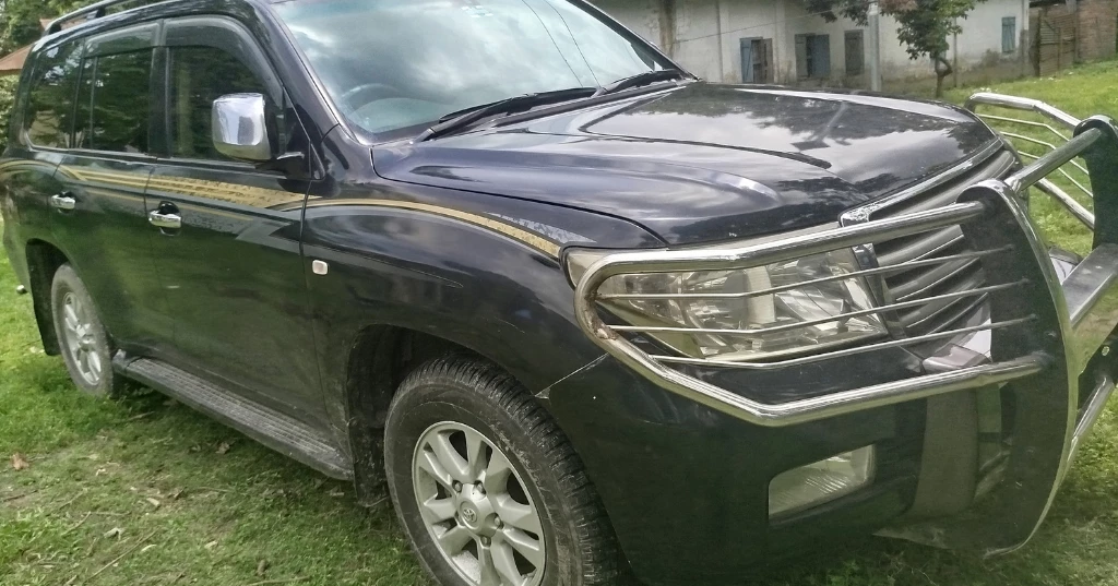 Former state minister’s luxurious vehicle seized in Lalmonirhat