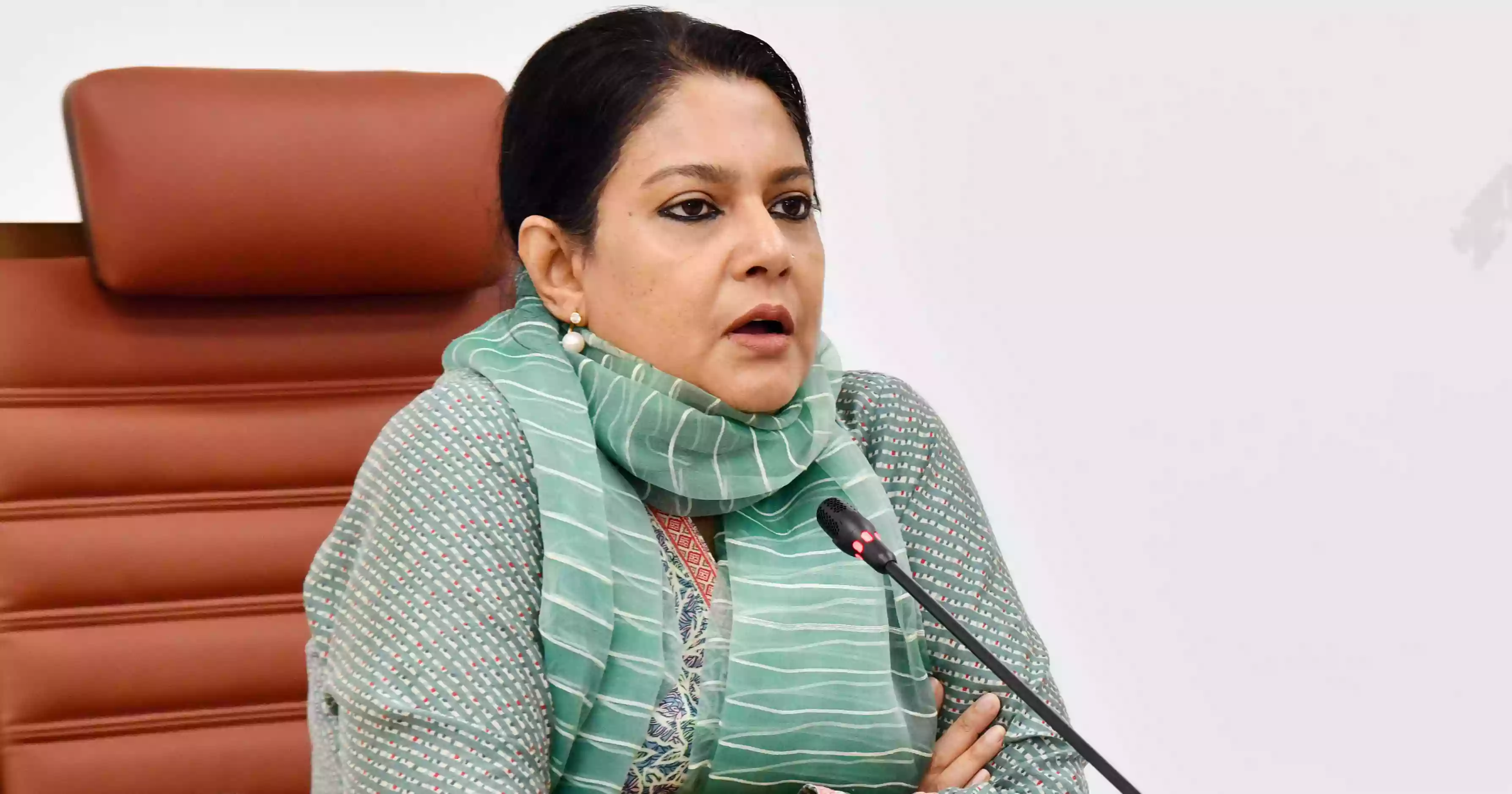 Govt focused on reducing dust to control air pollution in Dhaka: Rizwana