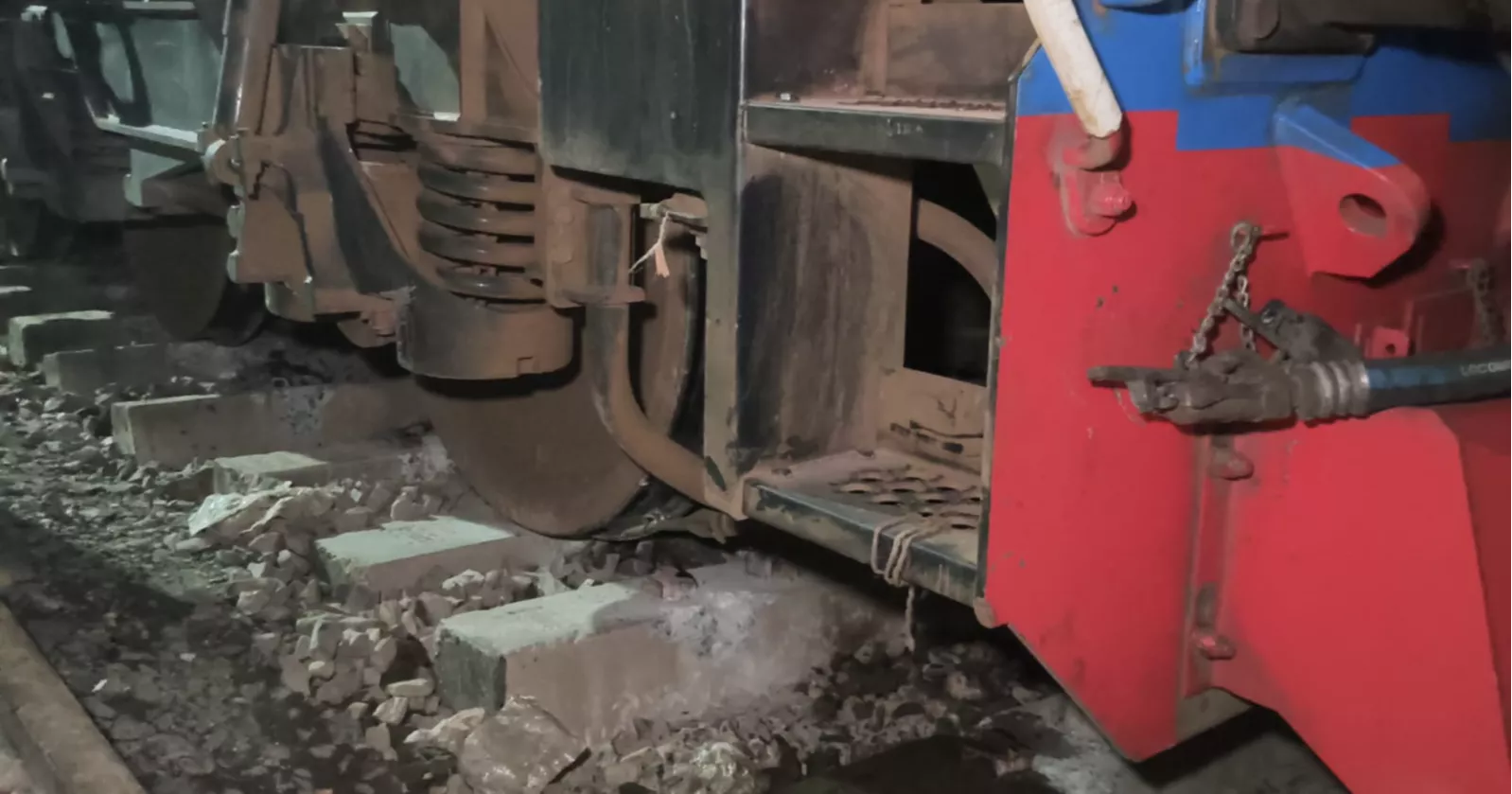 Padma Express derailed near Joydebpur station, disrupting rail communication