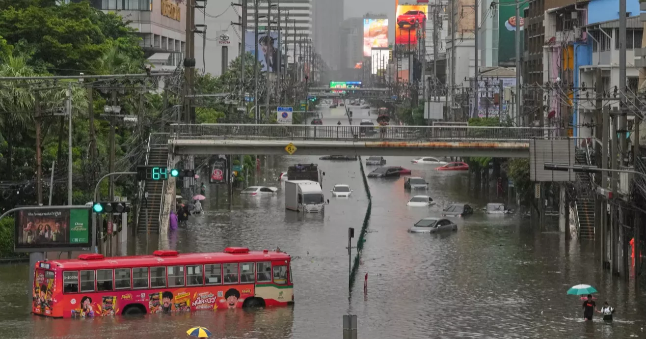 Thailand floods kill 24 as water recedes in Bangkok