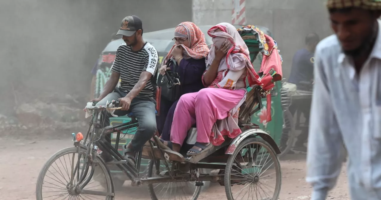 Dhaka’s air turns ‘unhealthy for sensitive groups’ after long time