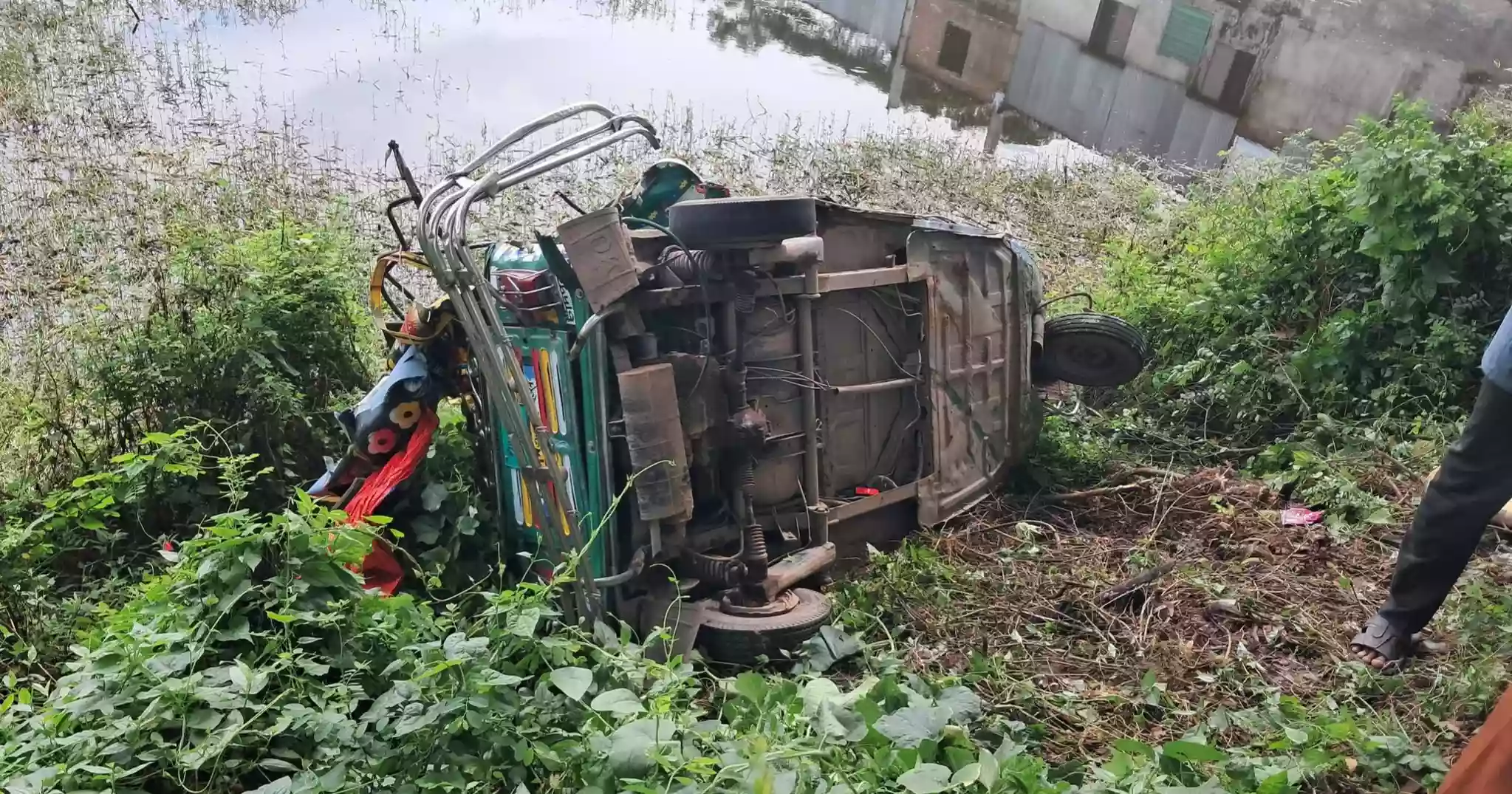 Woman killed, four injured in truck-auto-rickshaw collision in Chandpur