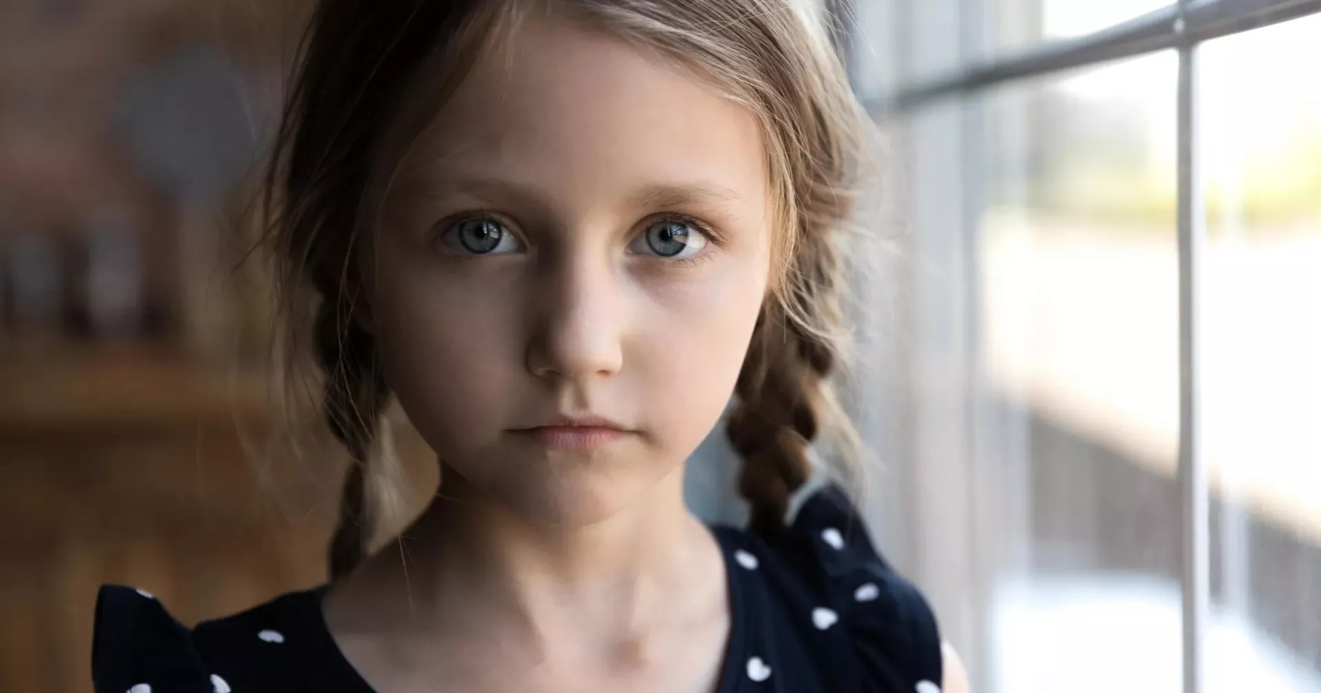 Children’s reactions to smiles and frowns may signal future depression risk, study finds