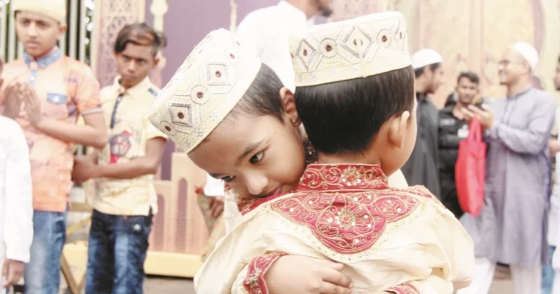 'Digital salami' gains ground as technology reshapes Eid traditions