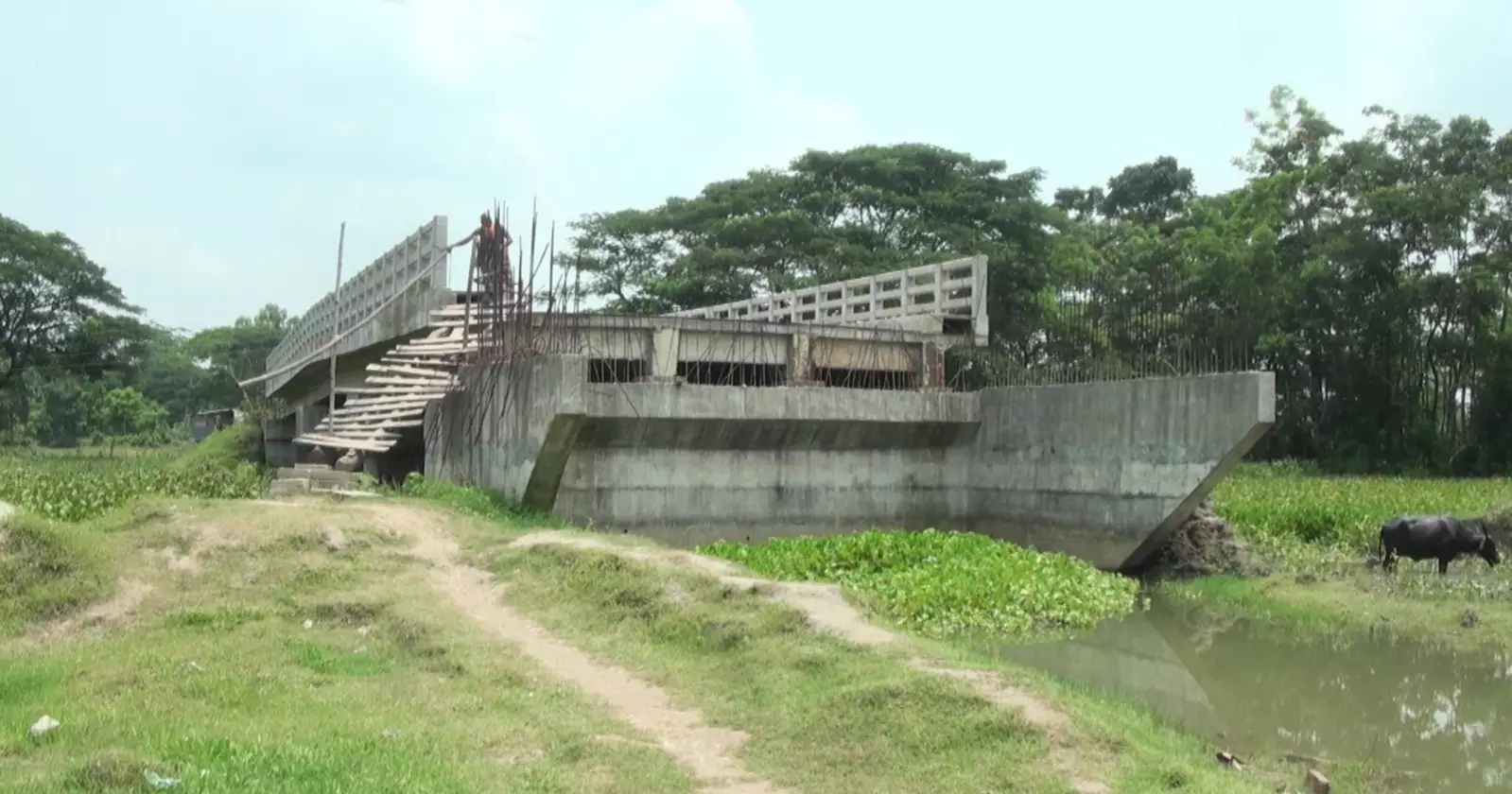 Five years on, unfinished bridge leaves 10,000 Patuakhali residents stranded