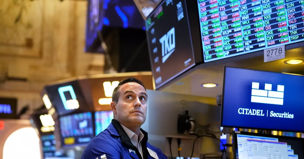 Wall Street pulls back, losing some previous day's gains