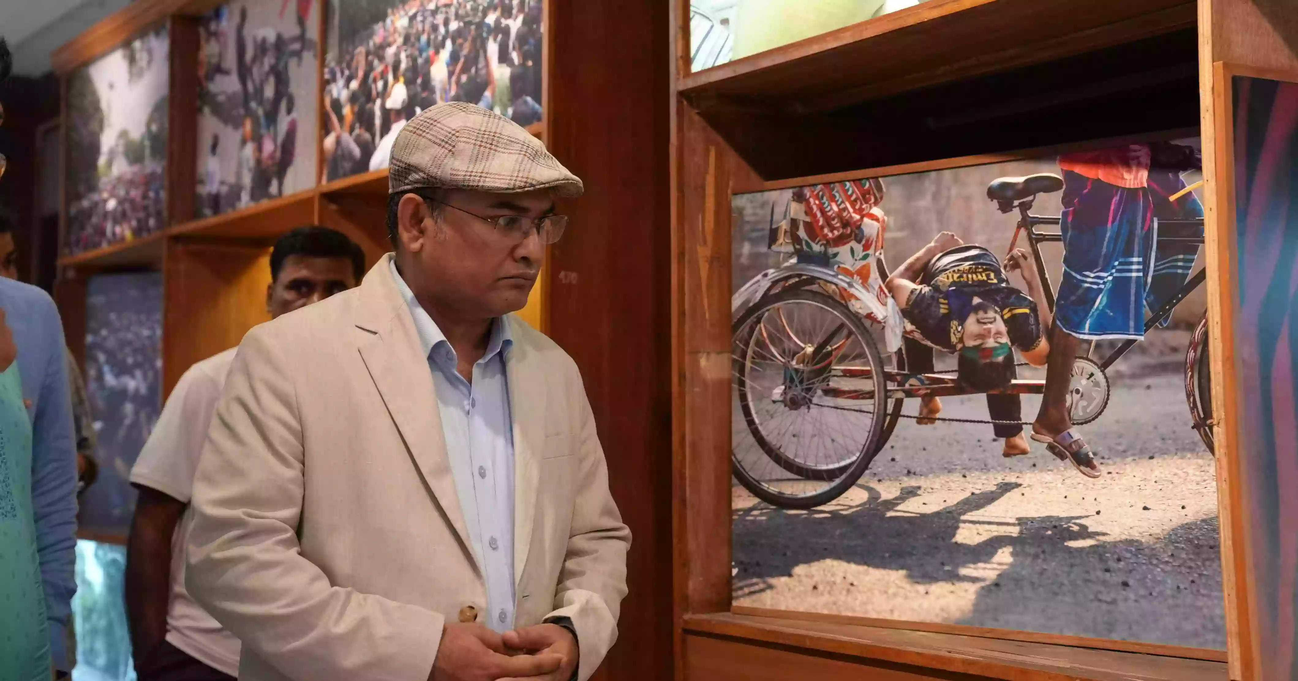 PM’s Special Assistant Saimum Parvez visits July Uprising Memorial Museum