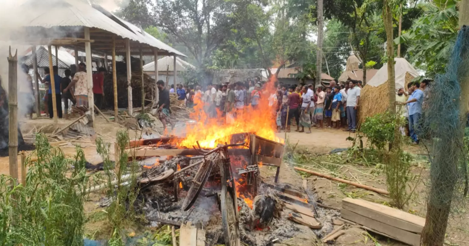 SP, OC among 20 injured as violence erupts over 'killing of child after rape' in Lalmonirhat