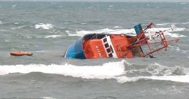 Cement-laden trawler capsizes in Chandpur’s Meghna River