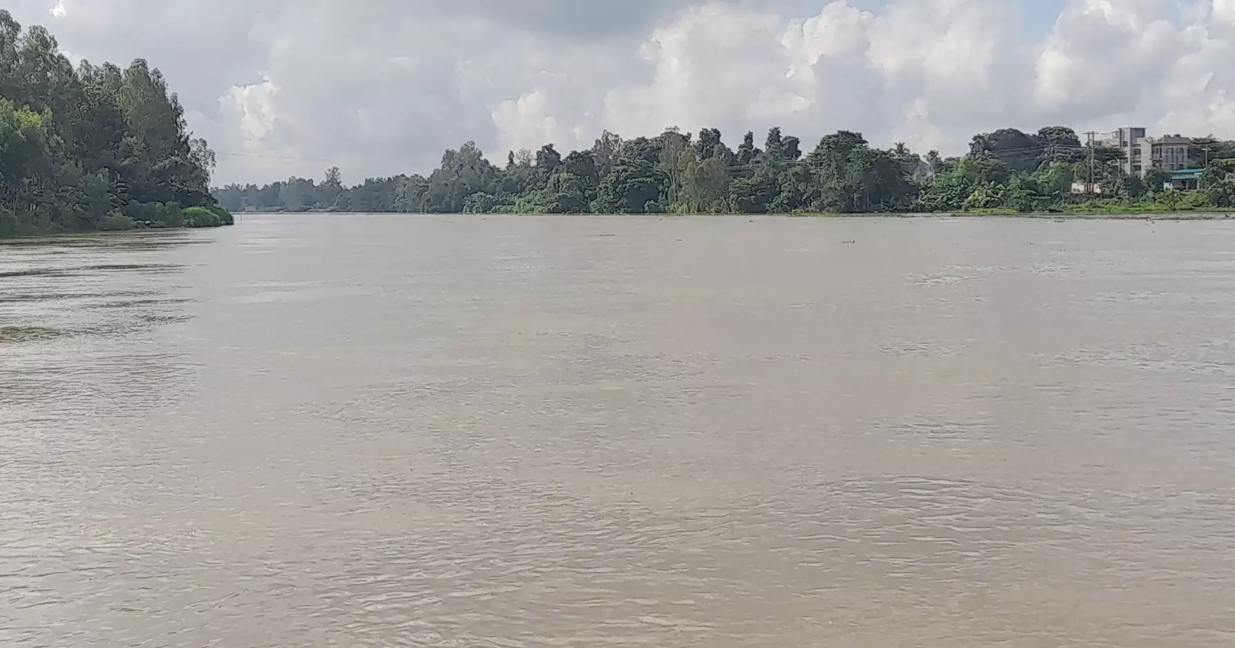 Atrai River flows above danger level in Naogaon; 30 embankment points at risk