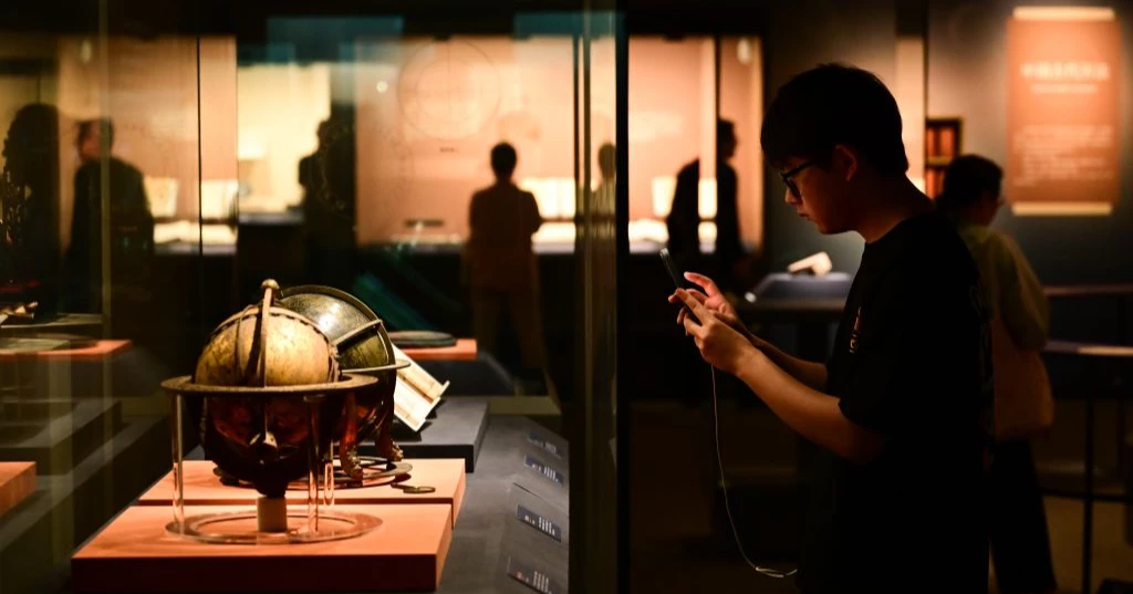 Ancient Chinese astronomical instruments draw visitors on cosmic journey