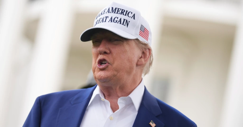 Trump keeps Iran strike decision unclear as tensions escalate
