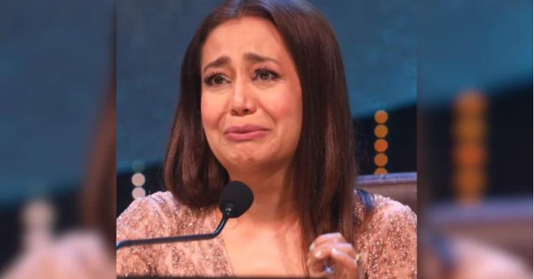 Neha Kakkar faces backlash for arriving late at Melbourne Concert, Breaks down on stage