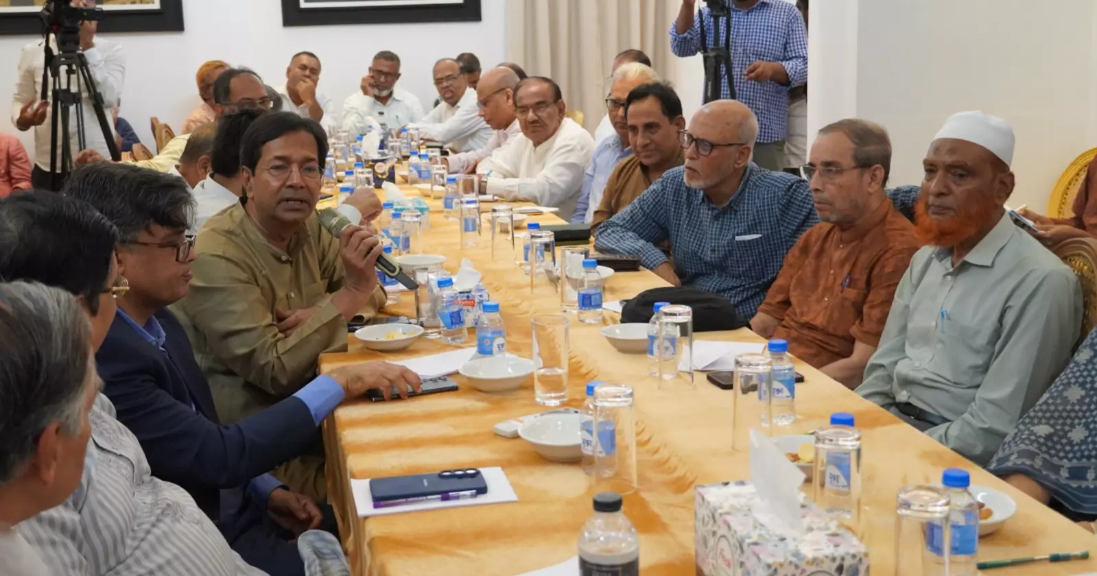 Editors advise opposition to engage in constructive criticism, avoid violence: Jamaat