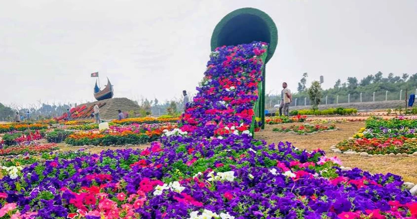 Flower Festival kicks off in Chattogram DC Park