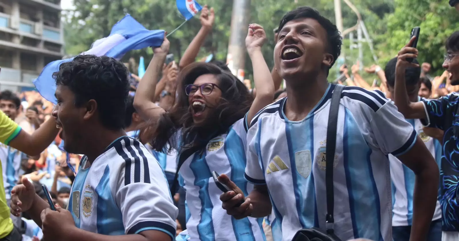 Argentina fans celebrate group-stage sweep at DU’s TSC