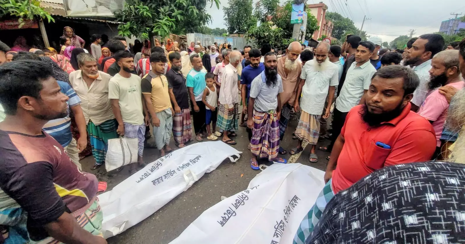 Six killed, 15 injured as bus crashes into day labourers in Bogura
