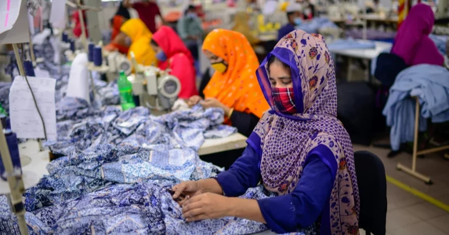 Garment workers stages demo to press home 9-point demand