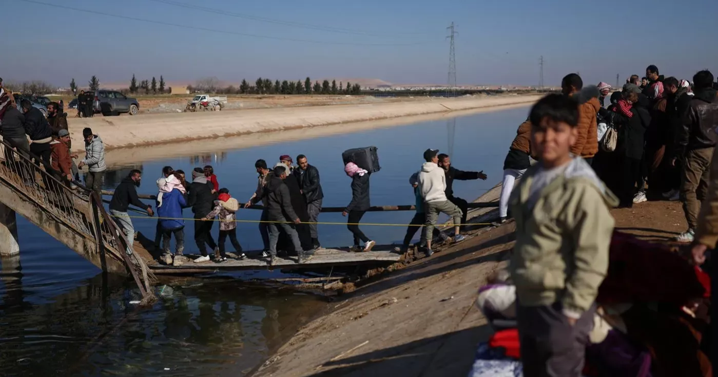 Civilians flee ahead of possible Syrian army attack in Aleppo