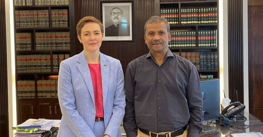 Acting Australian envoy meets Law Adviser