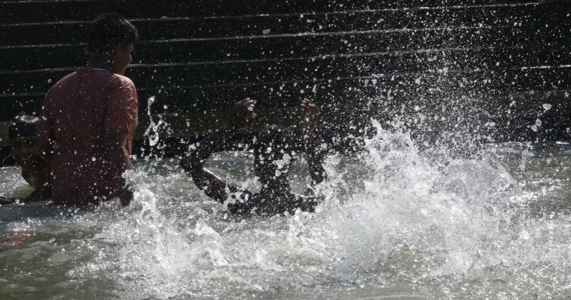 Severe heat wave grips Rajshahi; mild to moderate in Dhaka, other places