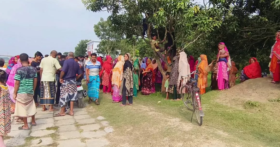 Two SSC examinees go missing while bathing in Padma River in C'nawabganj