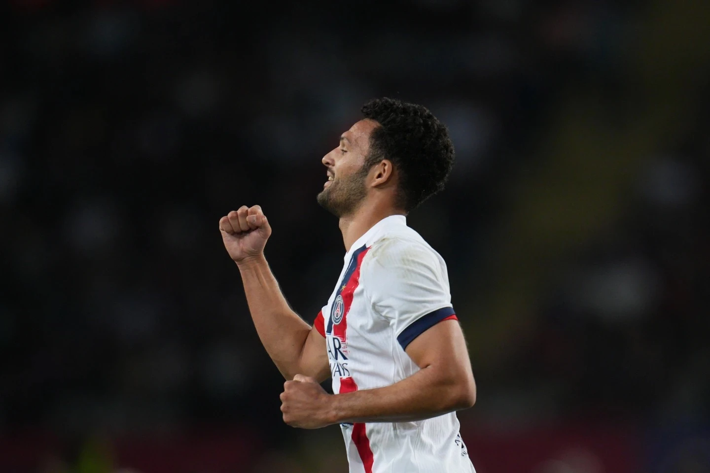 PSG beats Barcelona with late goal as Man City held by Monaco