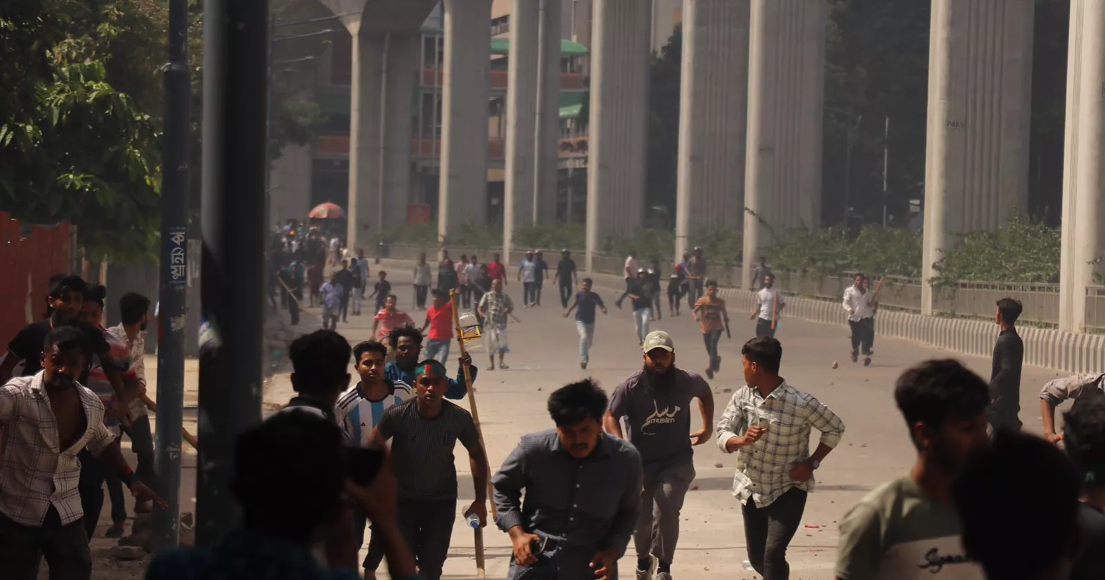7 die in clashes in Dhaka amid protests; Over 100 injured
