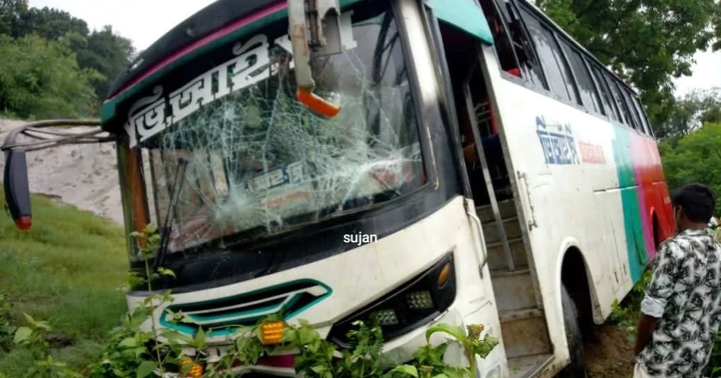 Father, daughter killed Thakurgaon road crash