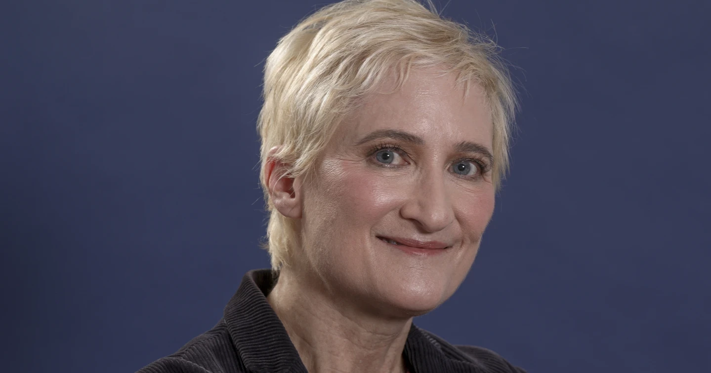 Jill Sobule, the singer-songwriter known for 'I Kissed a Girl,' has died in a fire