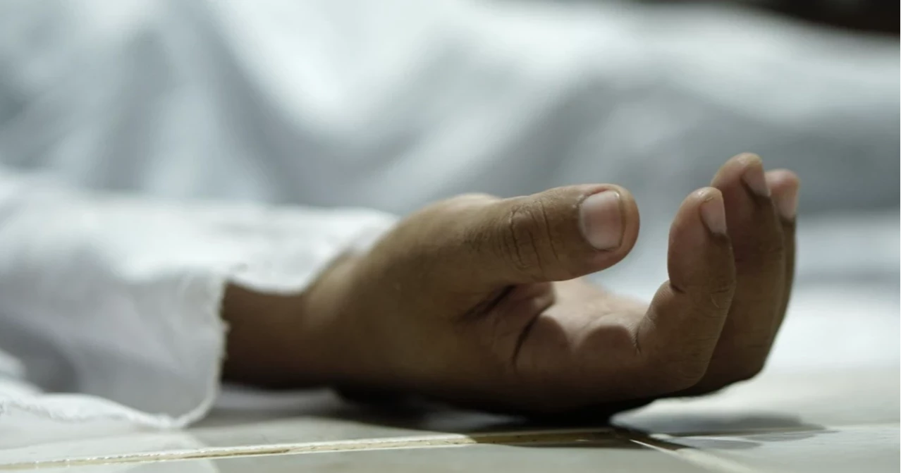 Unidentified man killed after tanker loses control in Bhatara