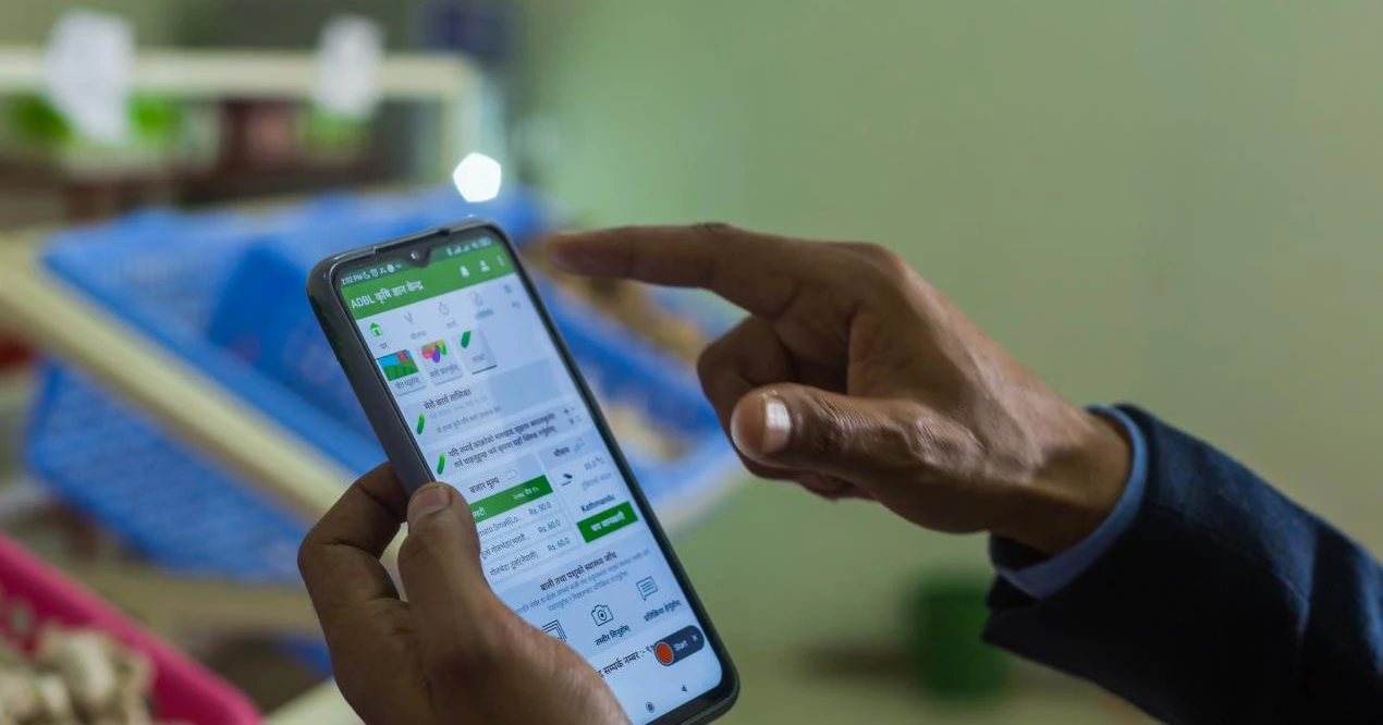 Digital remittances reduce poverty and drive rural transformation by connecting millions of ‘unbanked’ women and men, new IFAD-authored G20 report reveals