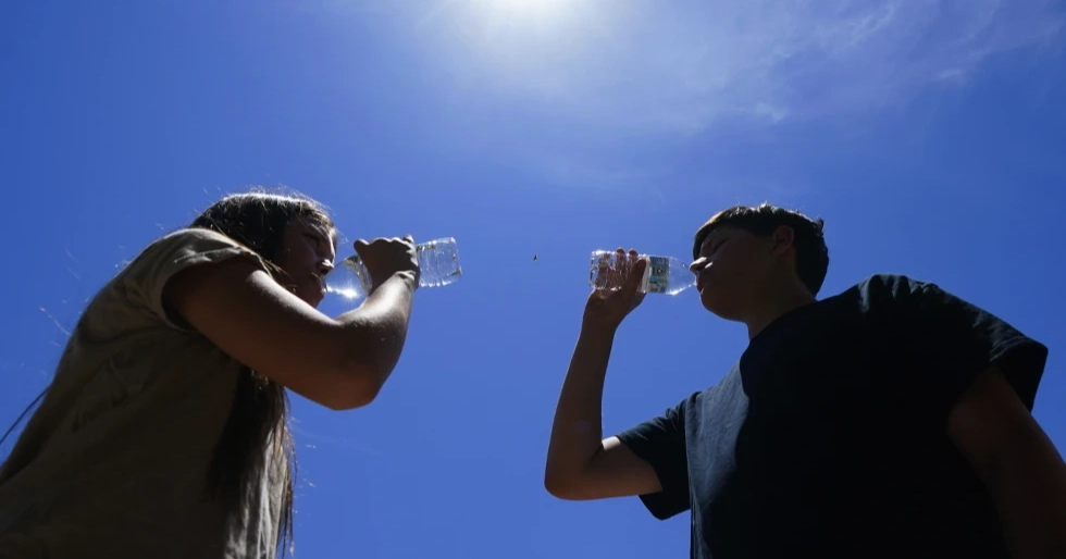 How to stay cool and safe during a heat wave