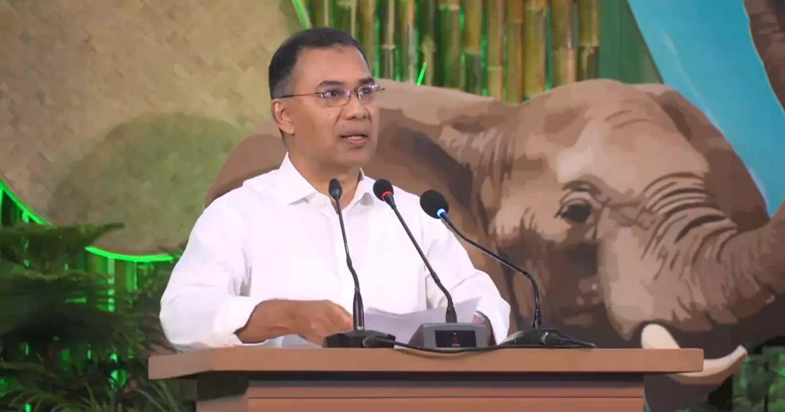 PM inaugurates Environment Fair, National Tree Plantation Campaign