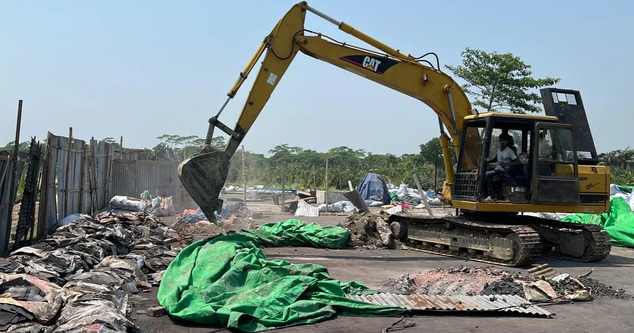 Mobile court destroys illegal lead factory in Shariatpur