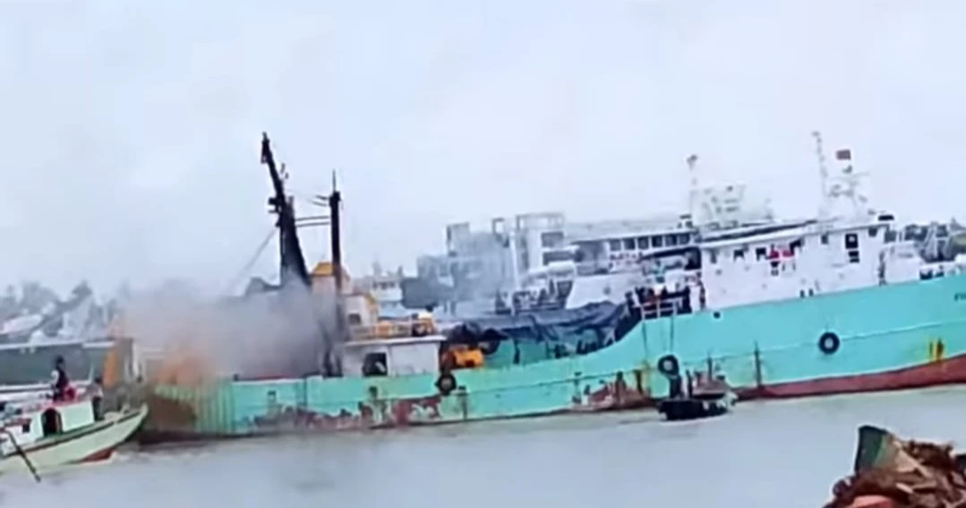 Six sailors burned in engine room blast in fishing vessel in Karnaphuli