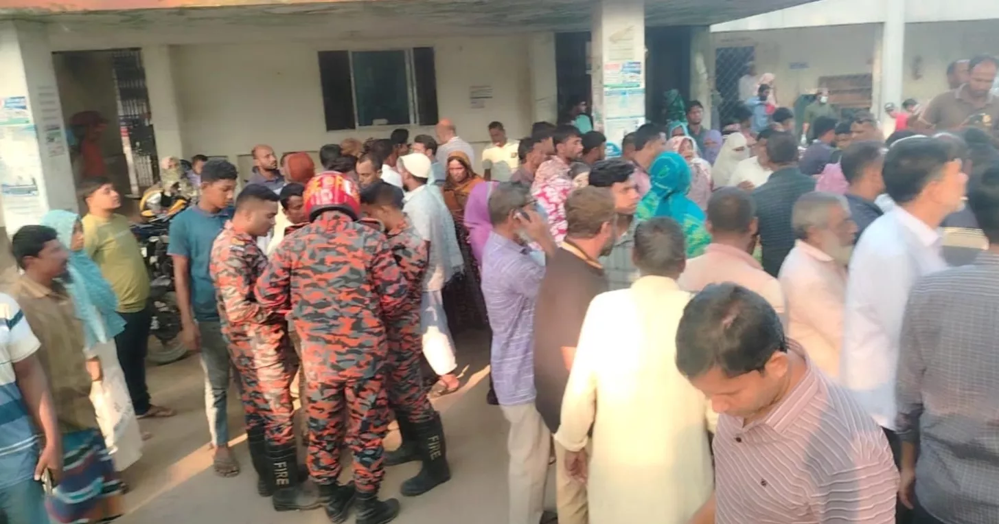 4 of a family among 5 killed in Kurigram accident