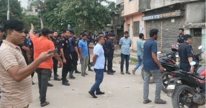 3 members of RAB injured in attack during anti-drug drive in Narayanganj