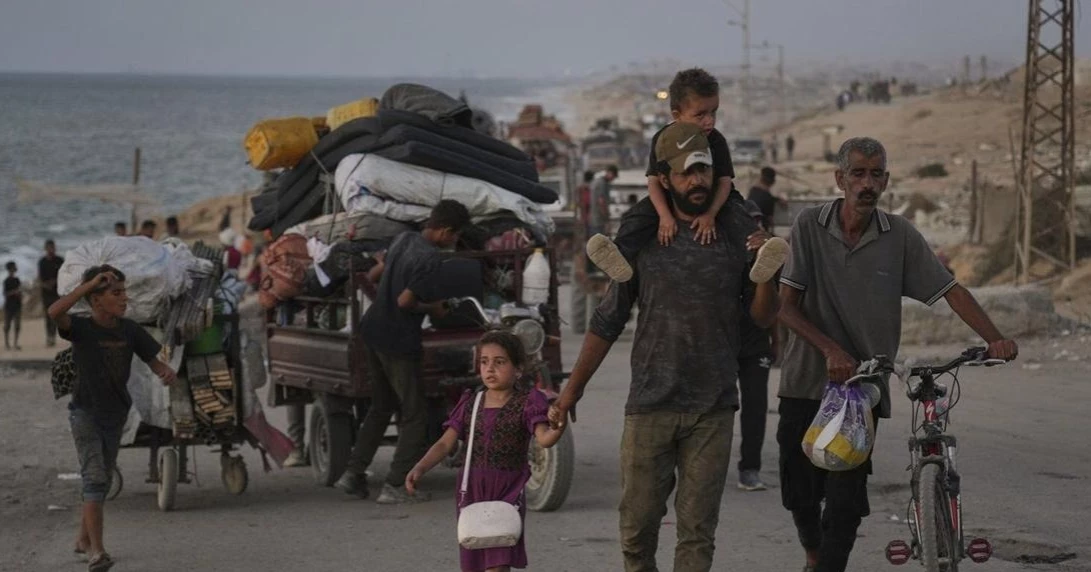 Israeli forces push deeper into Gaza City amid mass Palestinian displacement