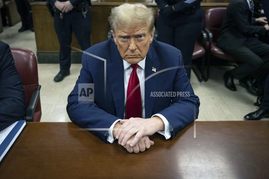 Trump threatens ‘war’ on Chicago as thousands protest federal crackdown