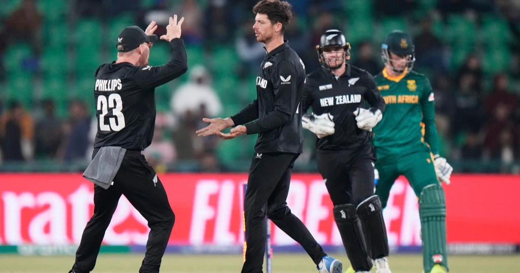 Champions Trophy: New Zealand secure final spot with 50-run win over South Africa