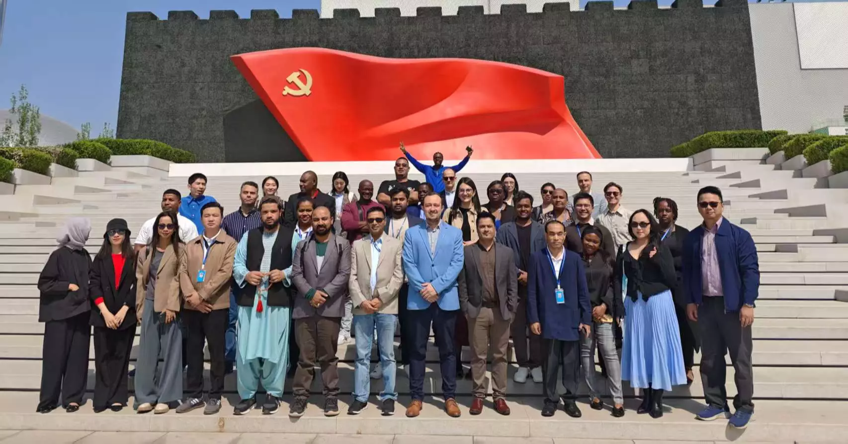 Foreign journalists visit Museum of the Communist Party of China