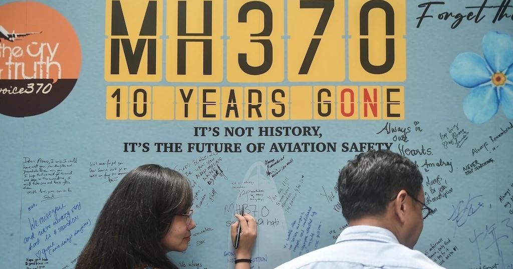 Deep-sea search for missing Malaysia Airlines Flight 370 resumes