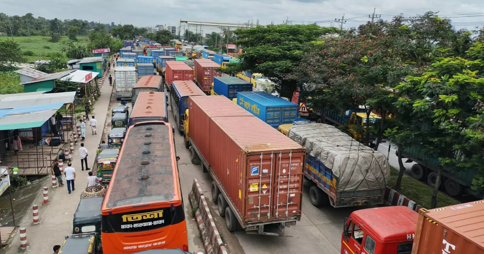 Prolonged delay in road repair work triggers 15-km tailback in Cumilla