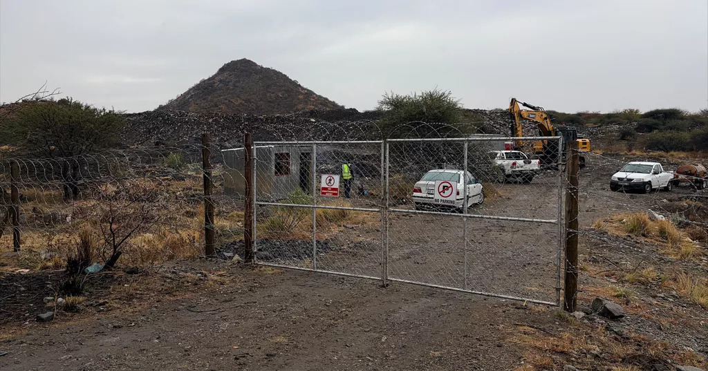 14 artisanal miners killed in collapse at South African mine